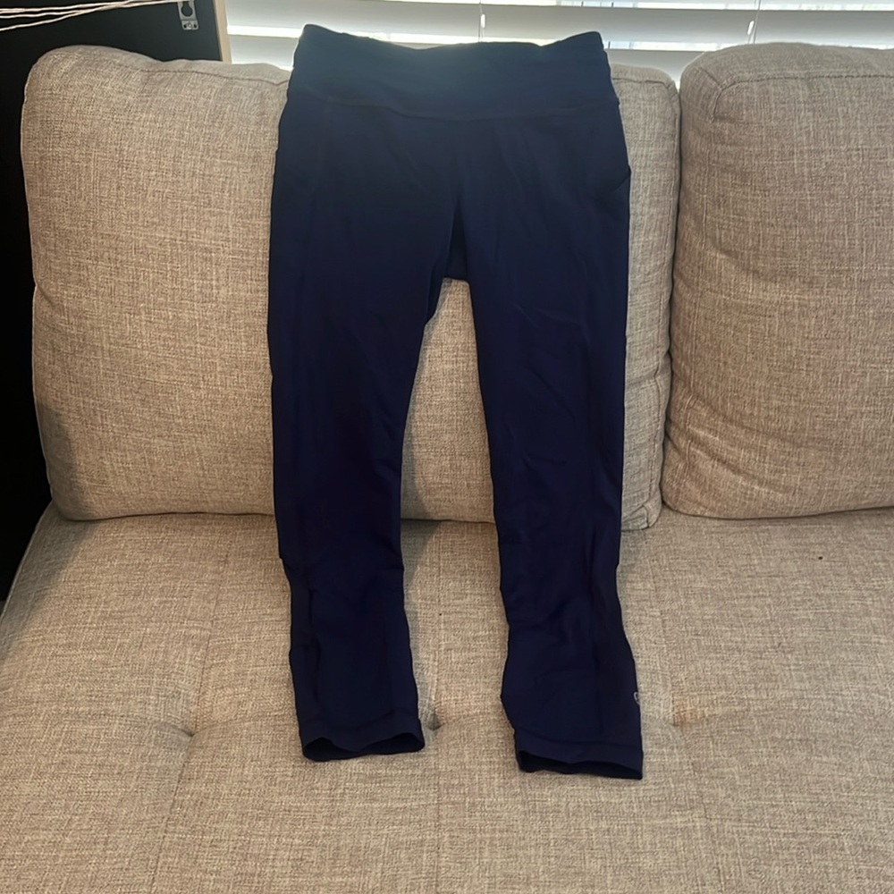 lululemon shin length navy blue leggings with pockets . (size) 2
